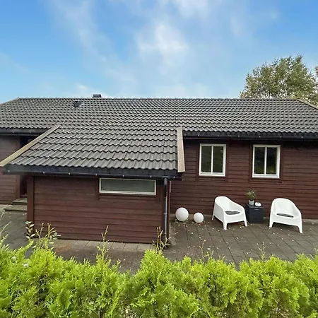 Amazing In Liarvag With Sauna *
