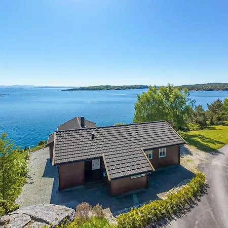 In Liarvag With Sauna Holiday home *